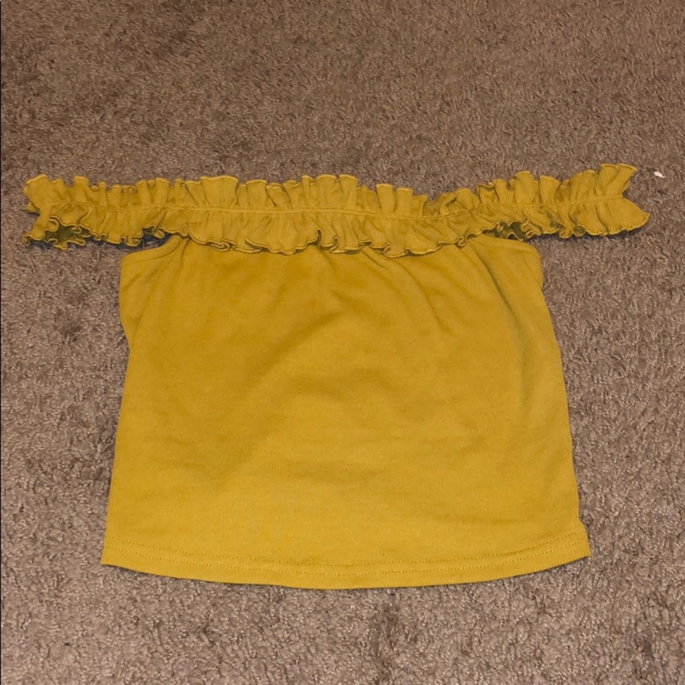 Women’s cropped yellow tank size small